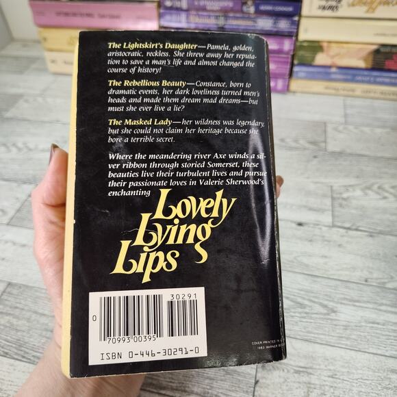 Lovely Lying Lips by Valerie Sherwood 1983 First Print Warner Paperback Romance - Picture 8 of 14